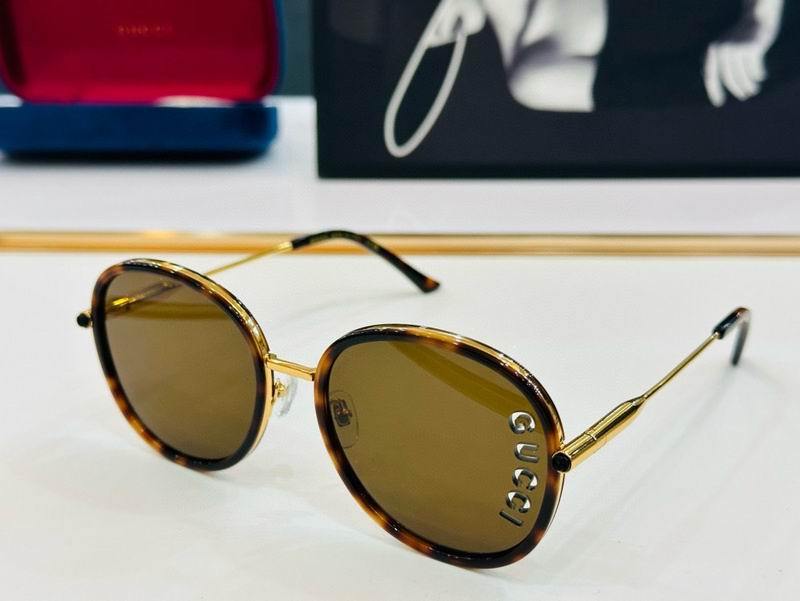 Gucci Sunglasses 883